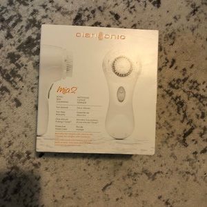 Never used: Clarisonic Mia 2